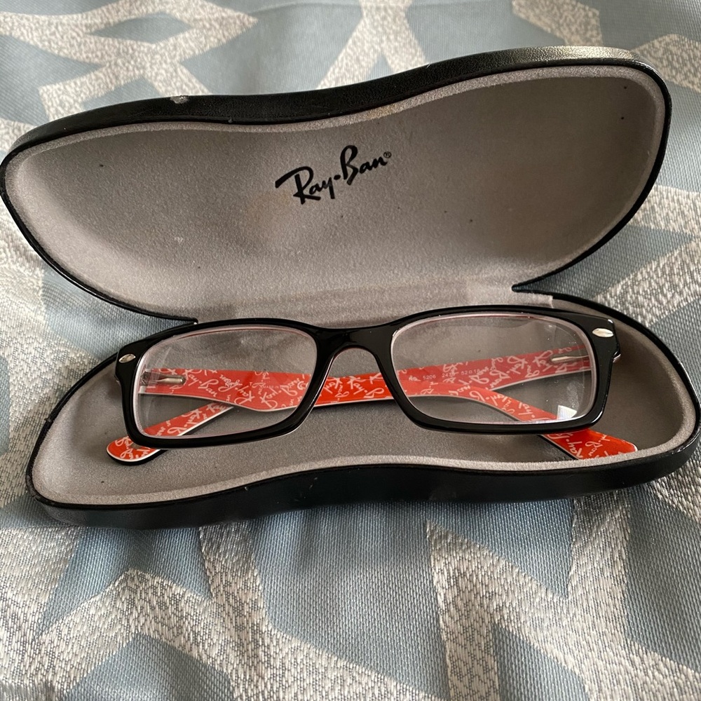 Ray Ban glasses with case